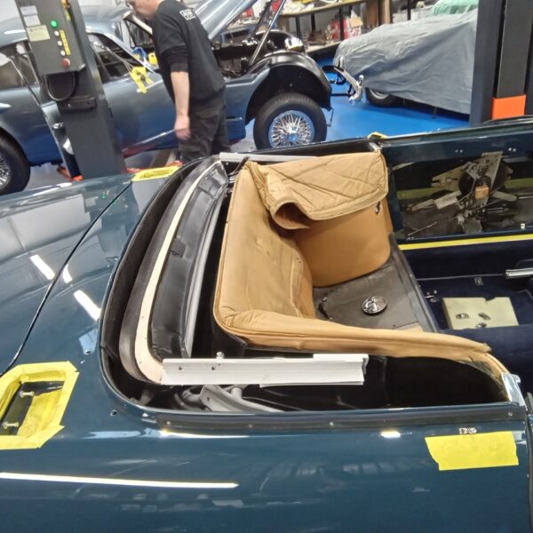 261125 1969 Aston Martin DB6 Volante Hood Frames and Carpets 9
