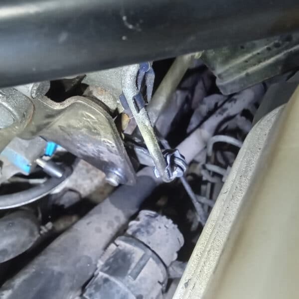 271125 1991 Jaguar XJS Radiator Hose and Level Check