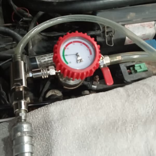 271125 1991 Jaguar XJS Radiator Hose and Level Check 7