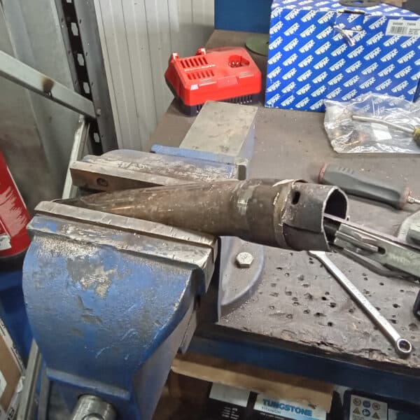 271125 1991 Jaguar XJS Repairs Fuel sender washer pump rear silencer 10