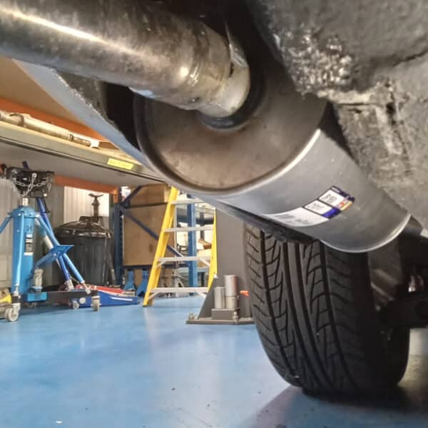 271125 1991 Jaguar XJS Repairs Fuel sender washer pump rear silencer 6