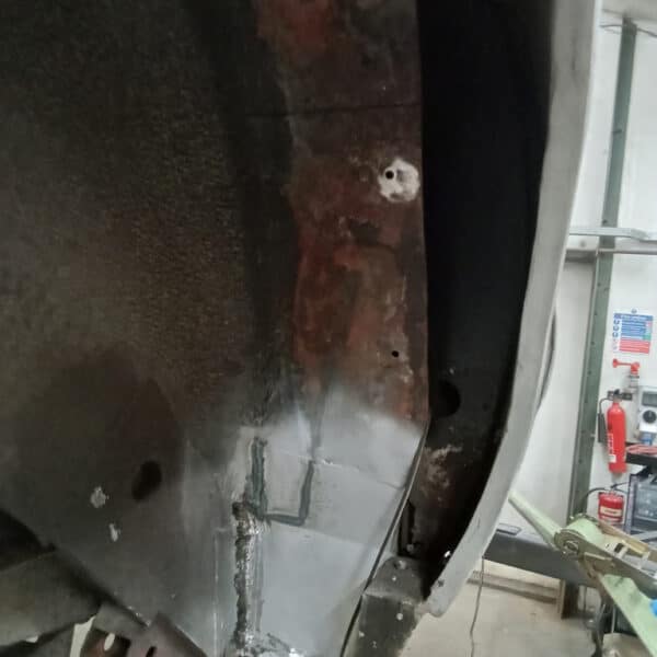 291025 1970 Aston Martin DBS New Wheel Well 3