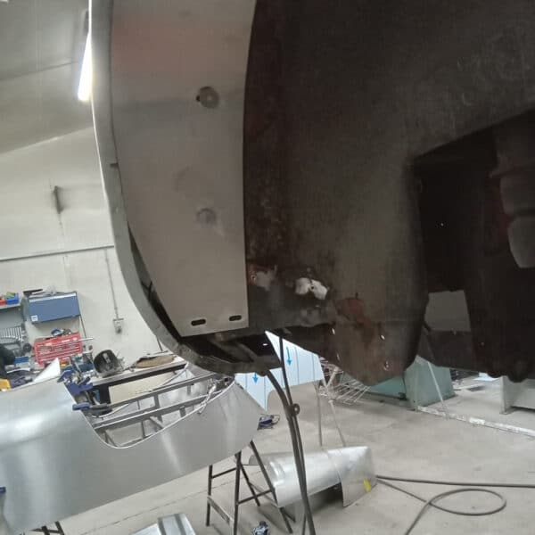 291025 1970 Aston Martin DBS New Wheel Well 4