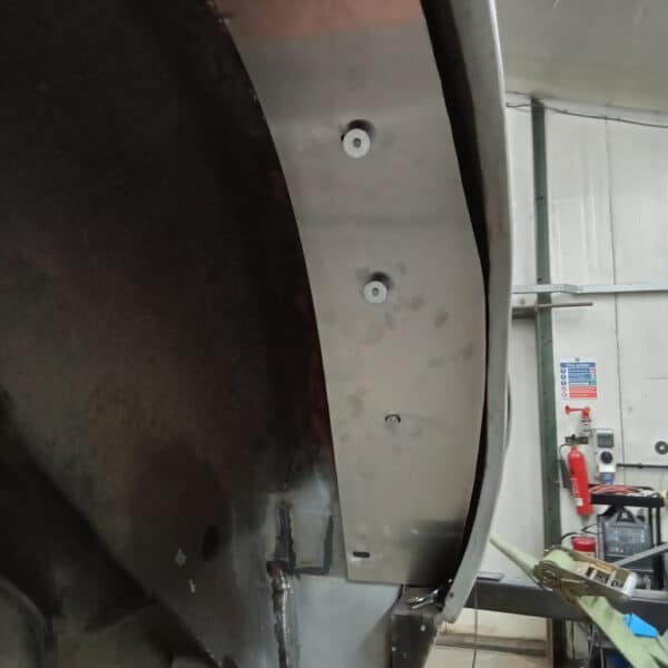 291025 1970 Aston Martin DBS New Wheel Well 5