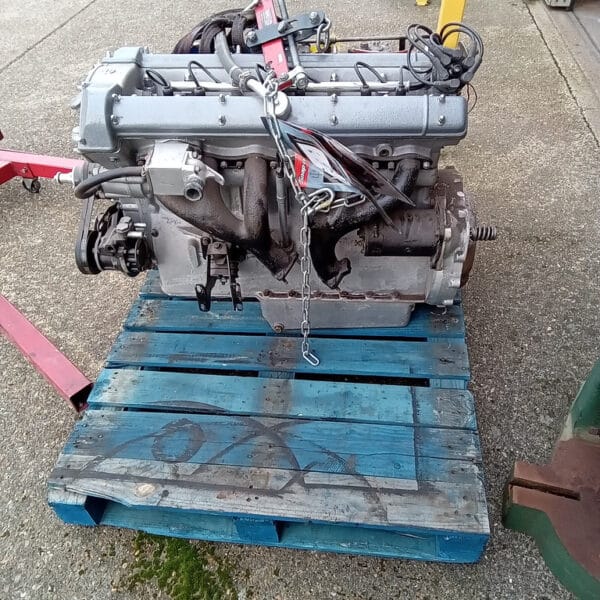 311025 1970 Aston Martin DBS Engine Removed 3