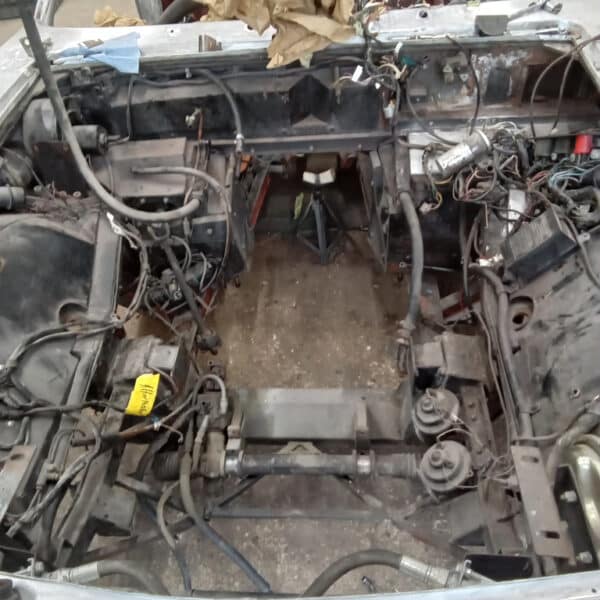 311025 1970 Aston Martin DBS Engine Removed 7