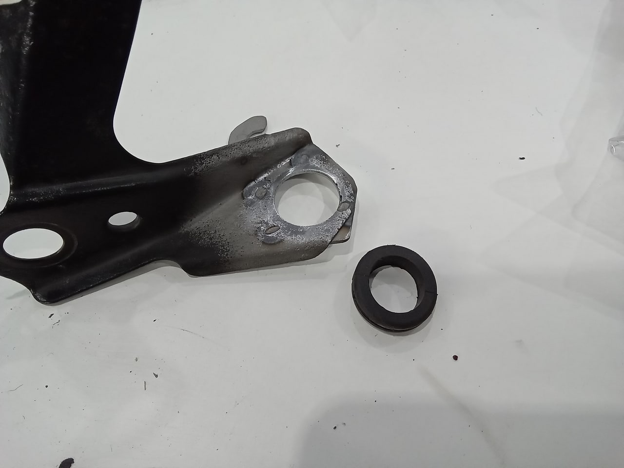 311025 1978 Mercedes 350SL Brakes Steering Diff Mount 13