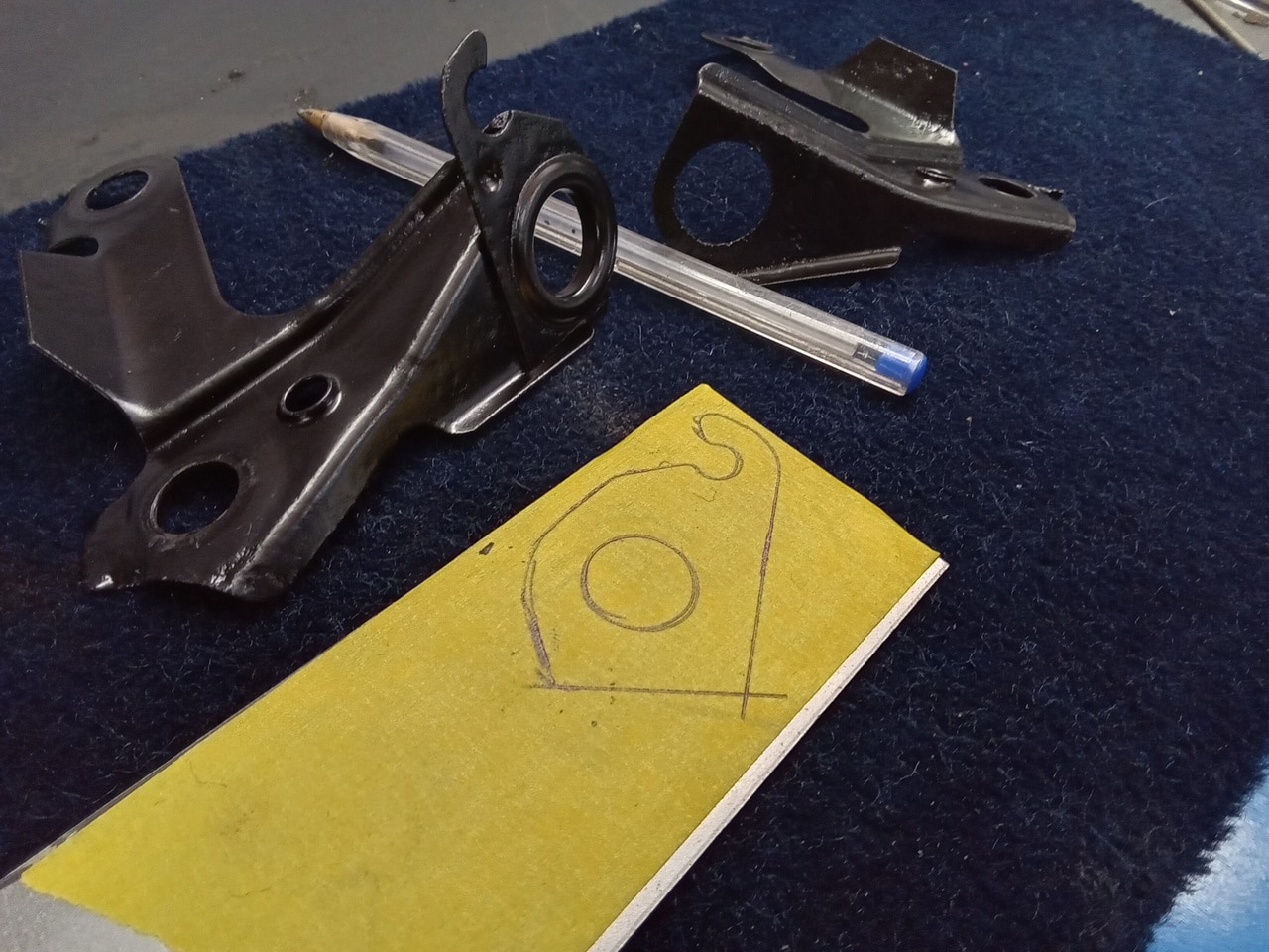 311025 1978 Mercedes 350SL Brakes Steering Diff Mount 15