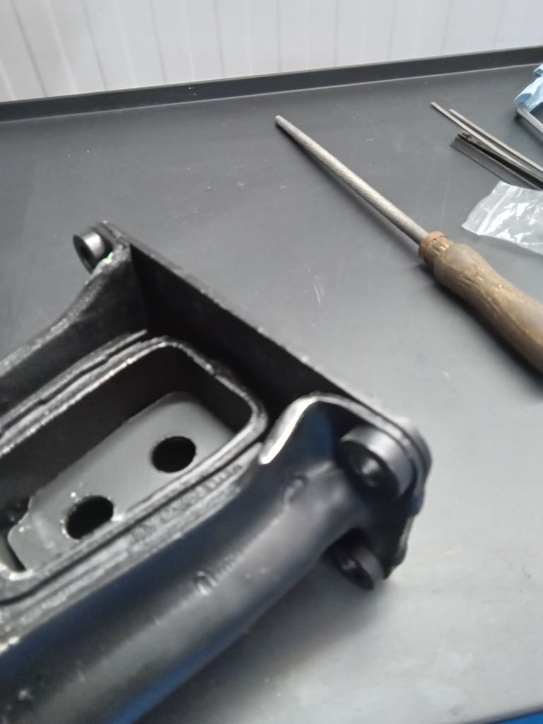 311025 1978 Mercedes 350SL Brakes Steering Diff Mount 23