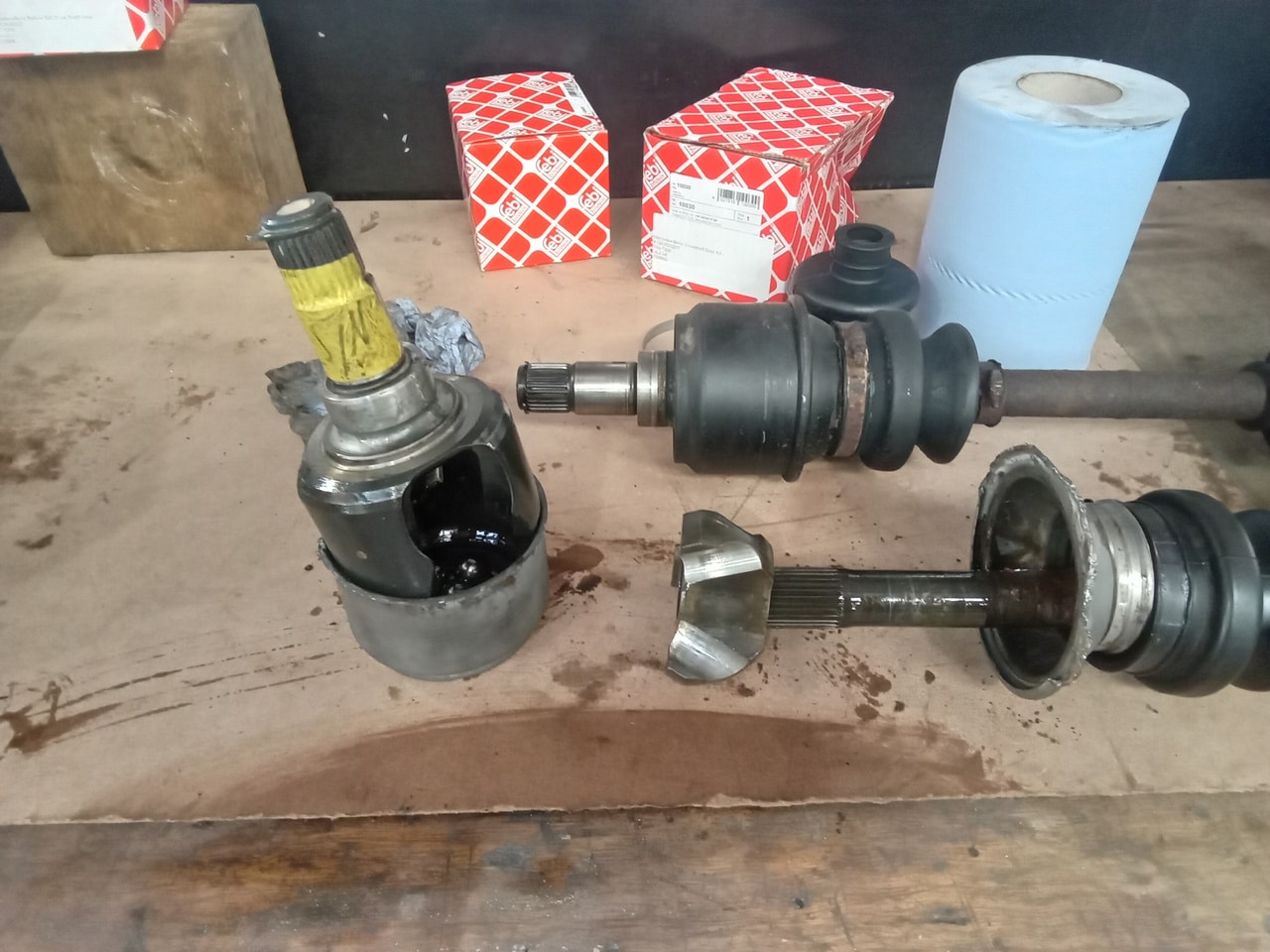 311025 1978 Mercedes 350SL Rear Drive Shafts Refurbished 6