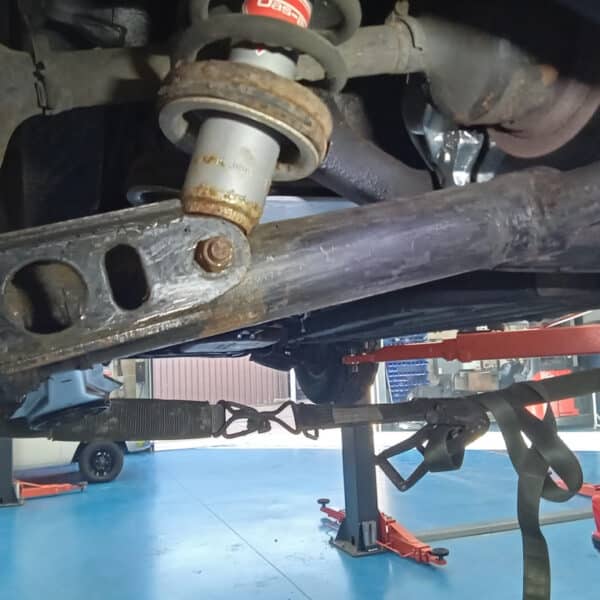 311025 1991 Jaguar XJS Rear Axle Painted 10