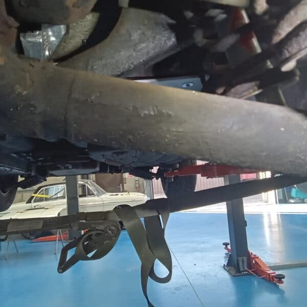 311025 1991 Jaguar XJS Rear Axle Painted 9