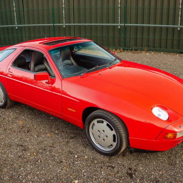 1989 Porsche 928 Series 4 or £9,000