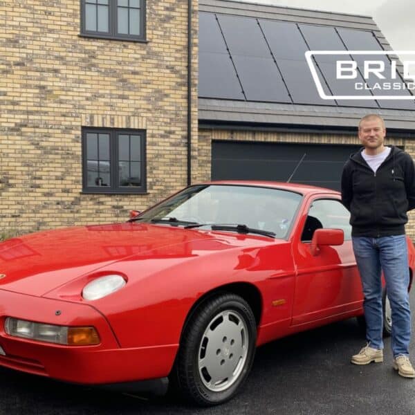 1989 Porsche 928 Series 4 or £9,000