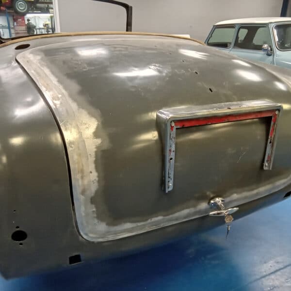 031225 1955 Aston Martin DB2 Drophead Boot Lock and Passenger Door Adjustment 10