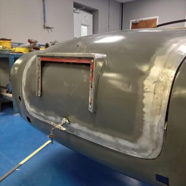 031225 1955 Aston Martin DB2 Drophead Boot Lock and Passenger Door Adjustment 8