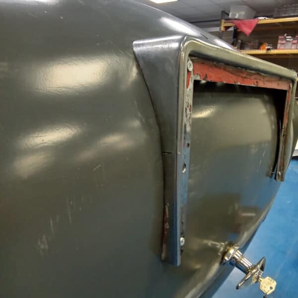 031225 1955 Aston Martin DB2 Drophead Boot Lock and Passenger Door Adjustment 9