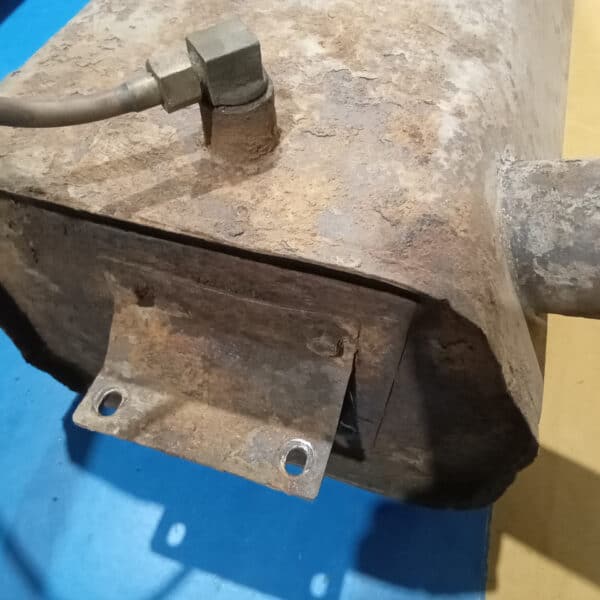 031225 1963 Morris LD Fuel Tank Removal 2