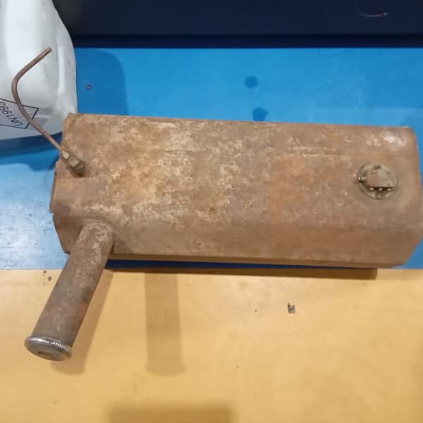 031225 1963 Morris LD Fuel Tank Removal 3