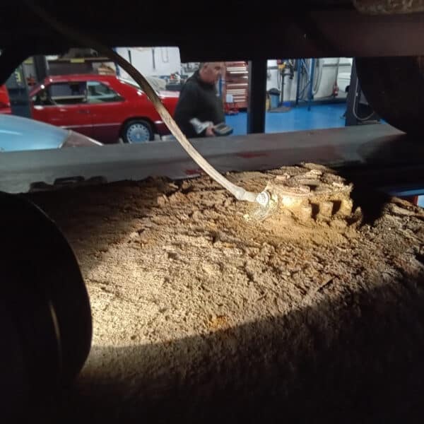 031225 1963 Morris LD Fuel Tank Removal 4