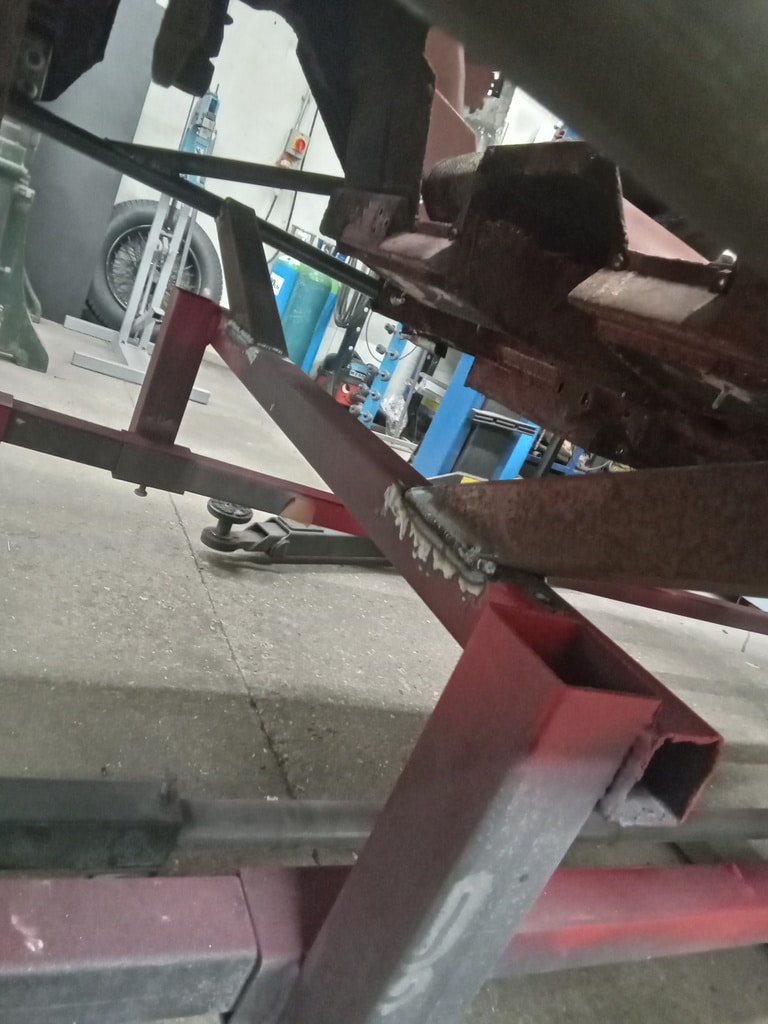 041225 1970 Aston Martin DBS Chassis Jig 11