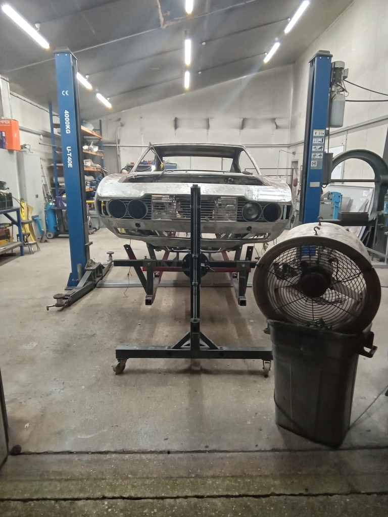 041225 1970 Aston Martin DBS Chassis Jig 13