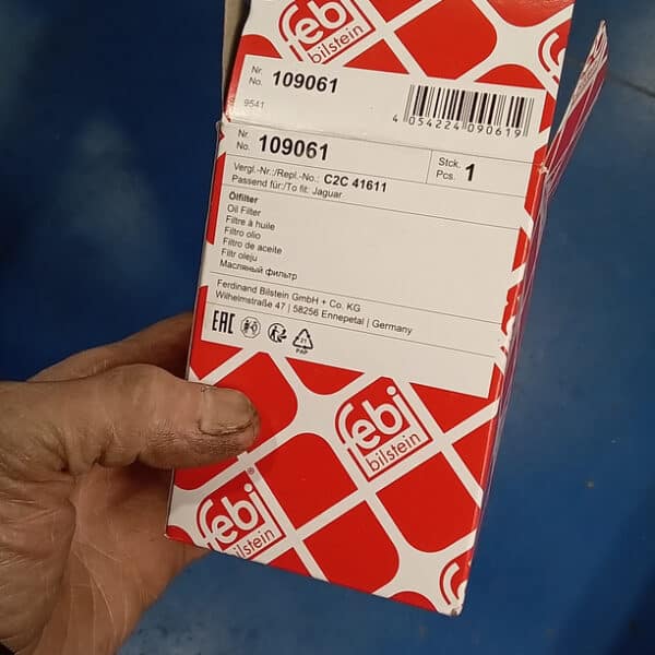 041225 2006 Aston Martin V8 Vantage Run Up Fluids and Filters 3