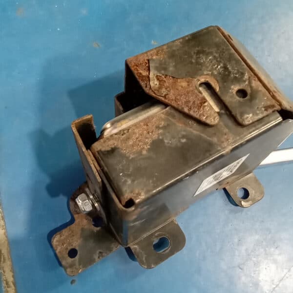 041225 2006 Aston Martin V8 Vantage Service and Repairs 14