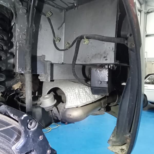 041225 2006 Aston Martin V8 Vantage Service and Repairs 19