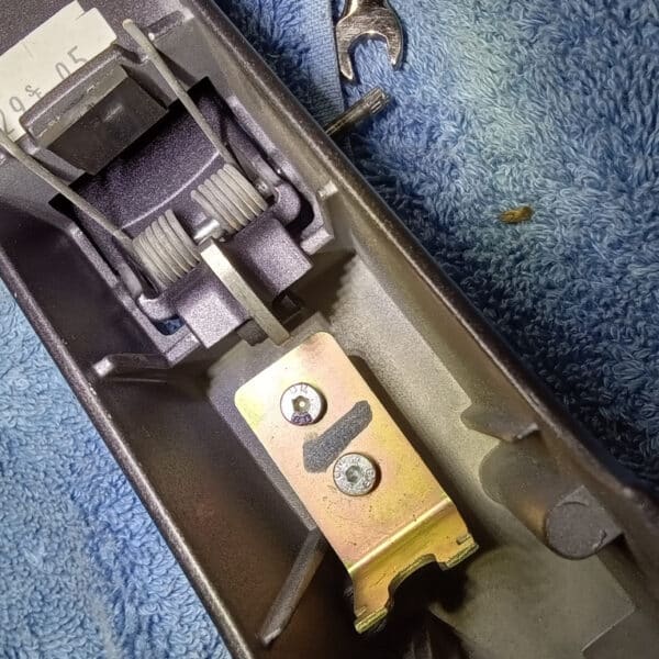 041225 2006 Aston Martin V8 Vantage Service and Repairs 25