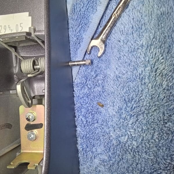 041225 2006 Aston Martin V8 Vantage Service and Repairs 26