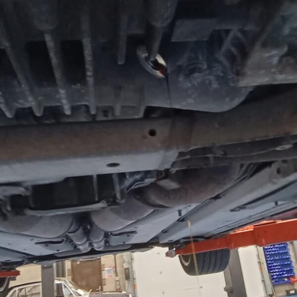 041225 2006 Aston Martin V8 Vantage Service and Repairs 38