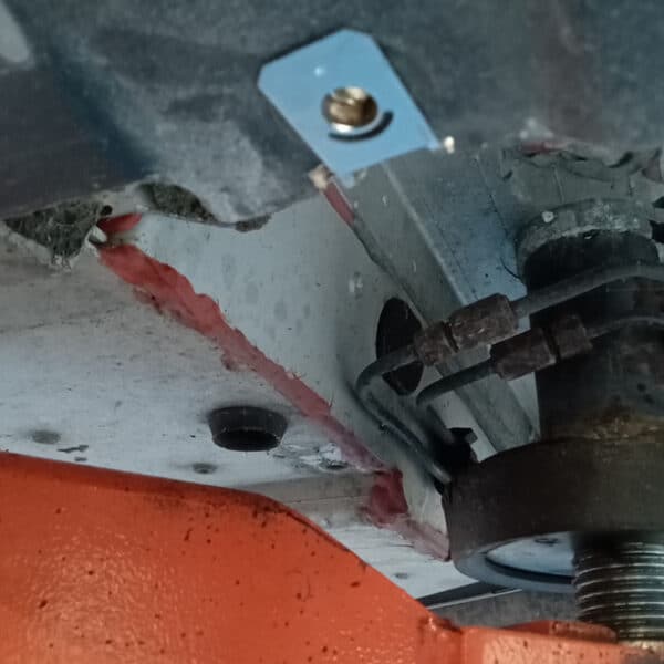 041225 2006 Aston Martin V8 Vantage Service and Repairs 7