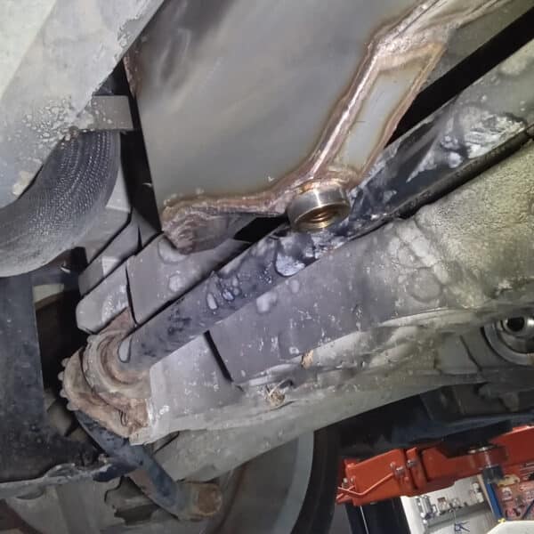 041225 2006 Aston Martin V8 Vantage Undershield 4