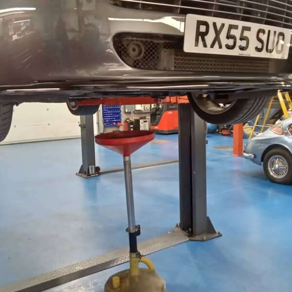 041225 2006 Aston Martin V8 Vantage Undershield 7