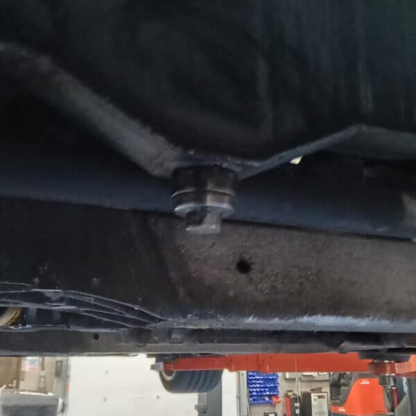 041225 2006 Aston Martin V8 Vantage Undershield 8