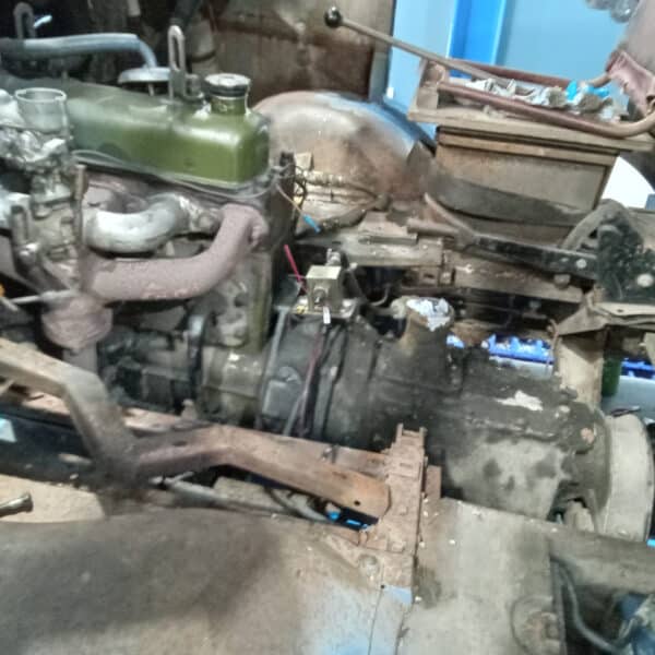 051225 1963 Morris LD Gearbox and Clutch Removed Flywheel Cleaned Tank Cleaned 3