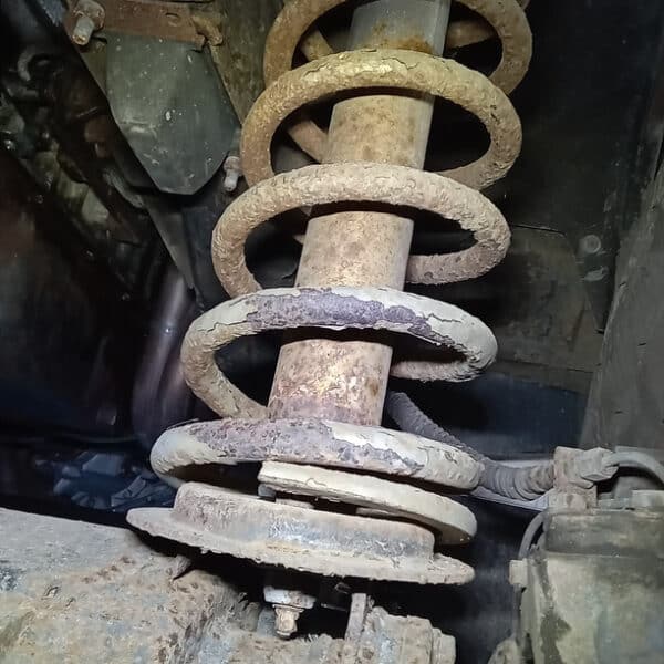 051225 1987 Land Rover Defender V8 Appraisal and Repairs 15