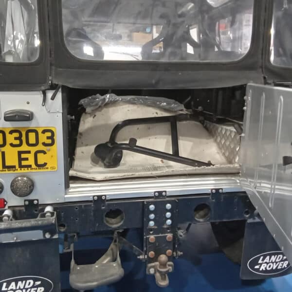 051225 1987 Land Rover Defender V8 Appraisal and Repairs 28