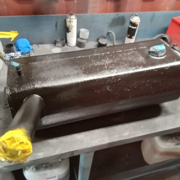 061225 1963 Morris LD Fuel Tank Cleaned and Painted 10