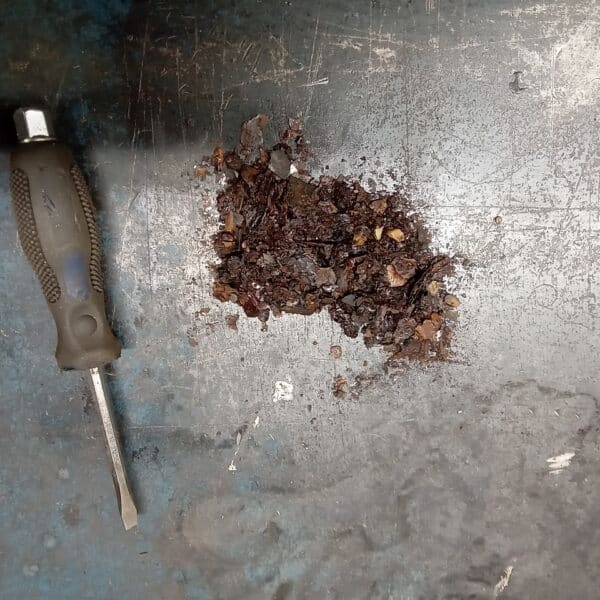 061225 1963 Morris LD Fuel Tank Cleaned and Painted 2