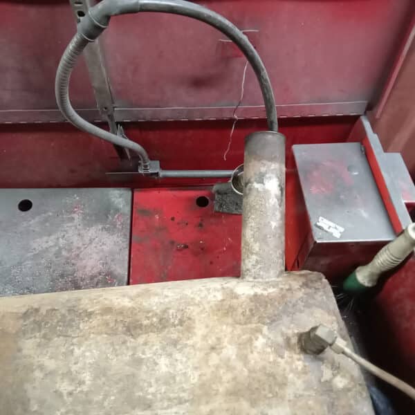 061225 1963 Morris LD Fuel Tank Cleaned and Painted 7