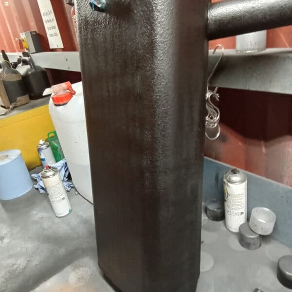 061225 1963 Morris LD Fuel Tank Cleaned and Painted 8