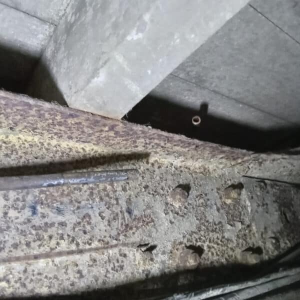 091225 1963 Morris LD Fuel Hoses Fuel Filter Brakes Cleaned and Brakes Adjusted 16