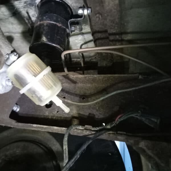 091225 1963 Morris LD Fuel Hoses Fuel Filter Brakes Cleaned and Brakes Adjusted 17