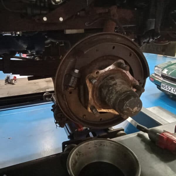 091225 1963 Morris LD Fuel Hoses Fuel Filter Brakes Cleaned and Brakes Adjusted