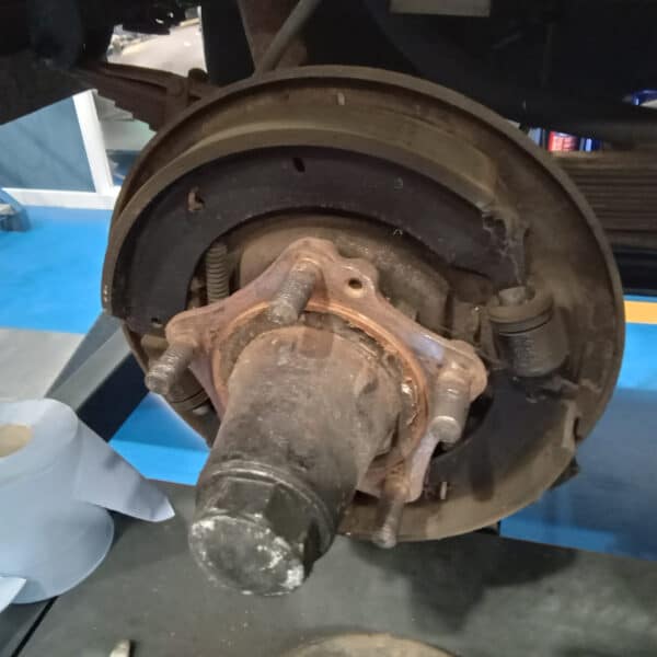 091225 1963 Morris LD Fuel Hoses Fuel Filter Brakes Cleaned and Brakes Adjusted 7