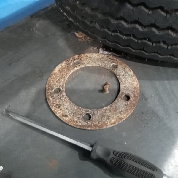 091225 1963 Morris LD Fuel Hoses Fuel Filter Brakes Cleaned and Brakes Adjusted 9