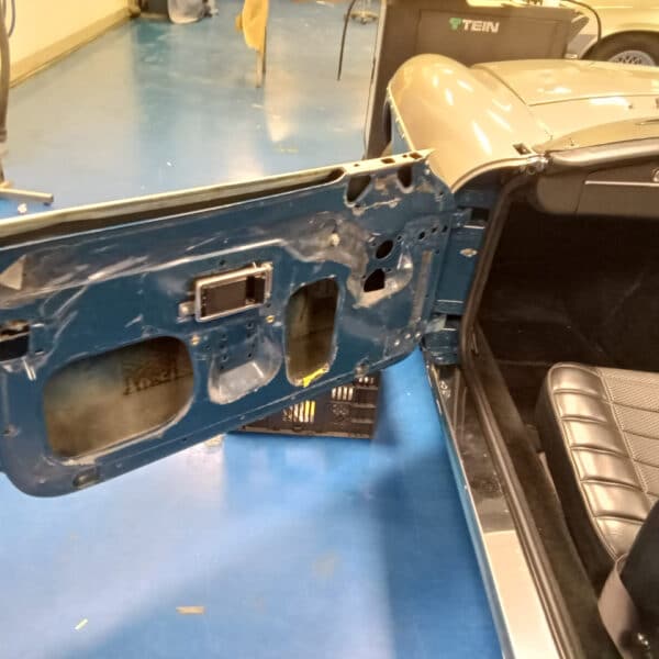 091225 1973 MGB Roadster Strip Down 12