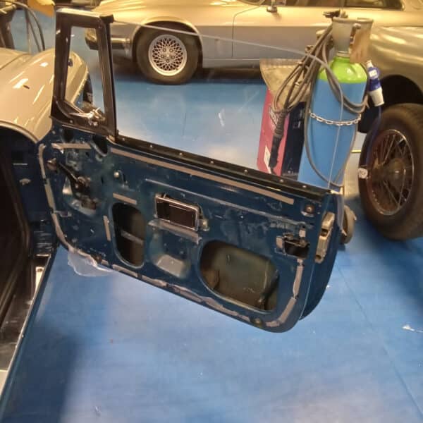 091225 1973 MGB Roadster Strip Down 13